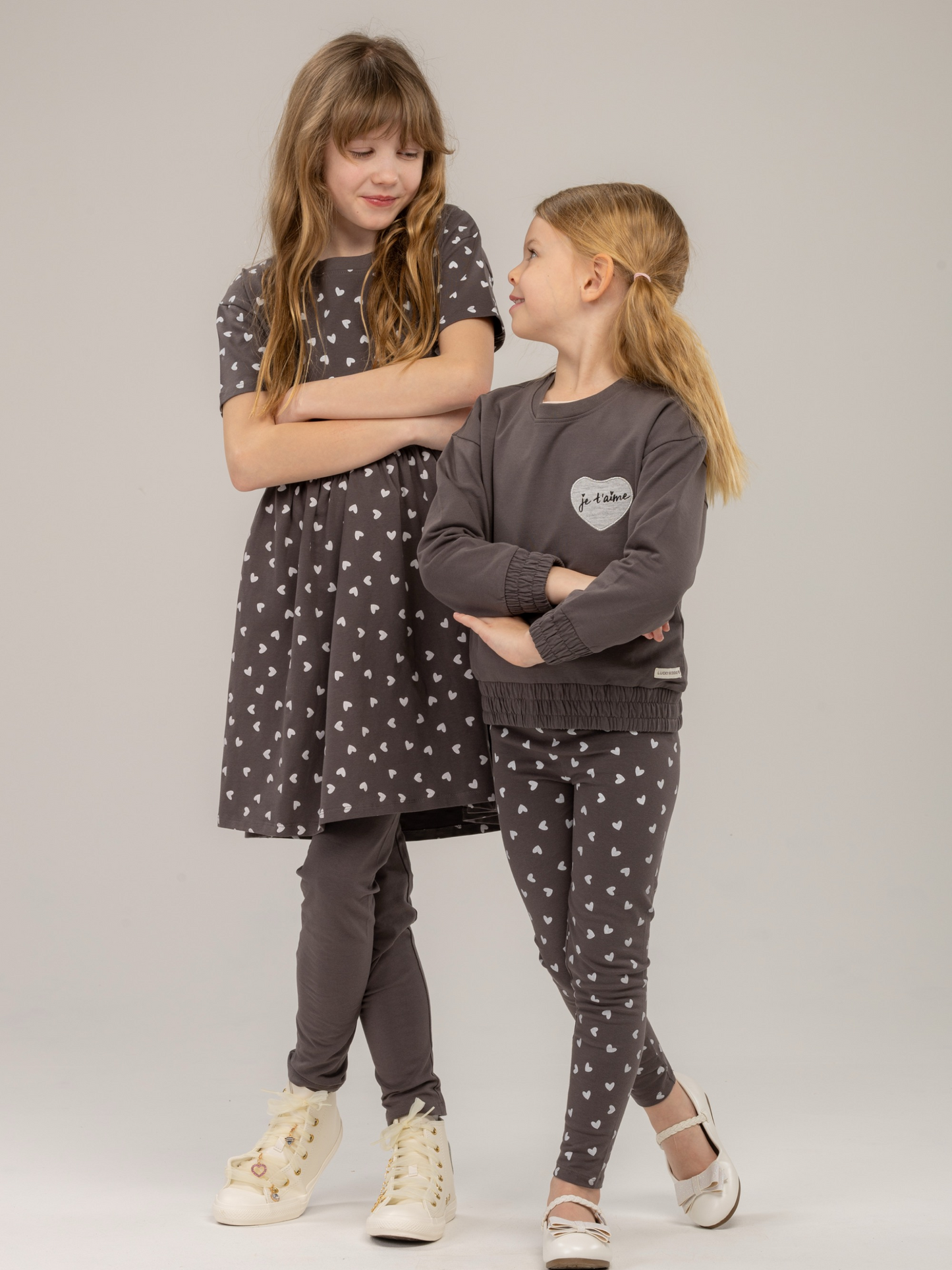 Paris Grey Hearts | Dívčí šaty s krátkými rukávy