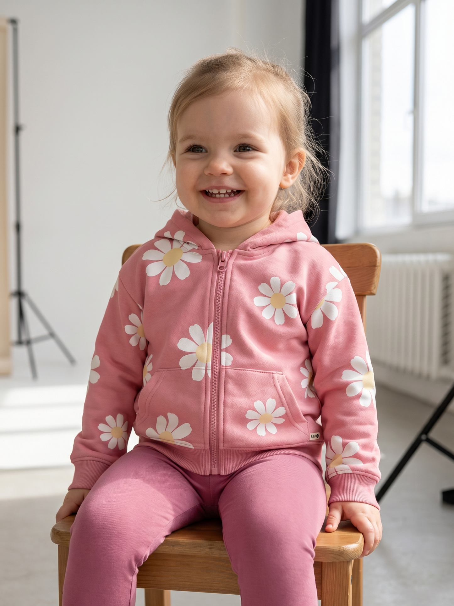 Peach Daisy Field | Mikina s kapucí - klasický střih